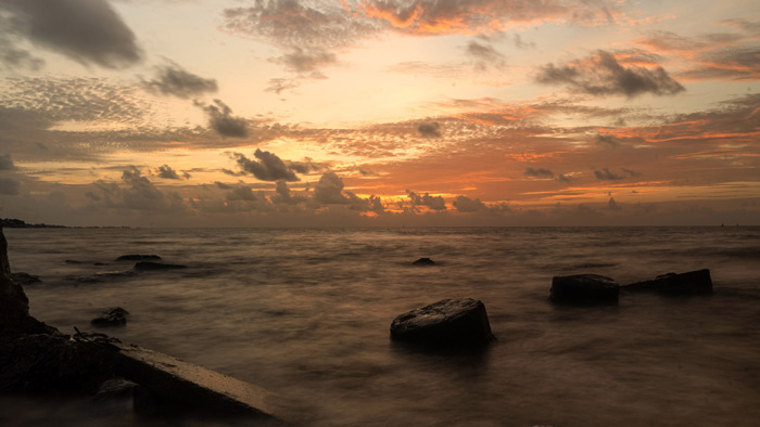 Desktop Computer Wallpaper – Sunrise Over the Ocean – Standard & HD 4K Resolution